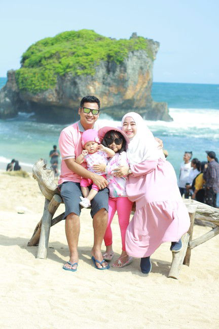 wulan kartikasari profile icon