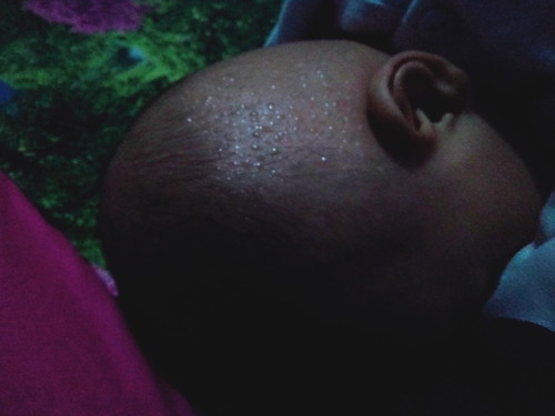 bayi kalau abis nenen keringetan