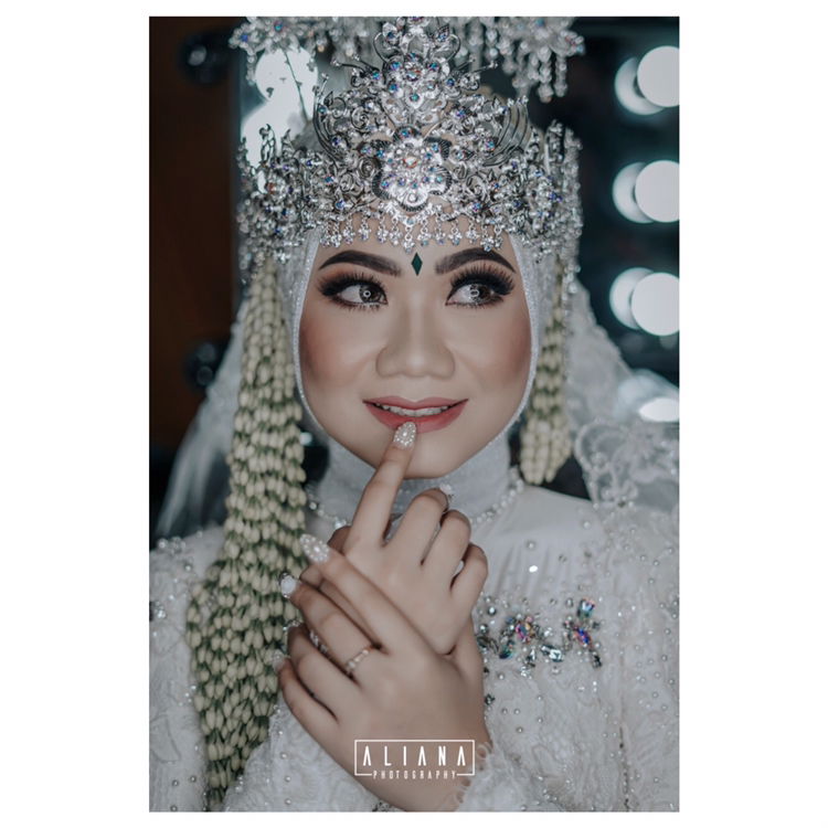 putri pratiwi profile icon