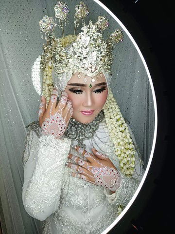 Annisa Fauziah Saptarini profile icon