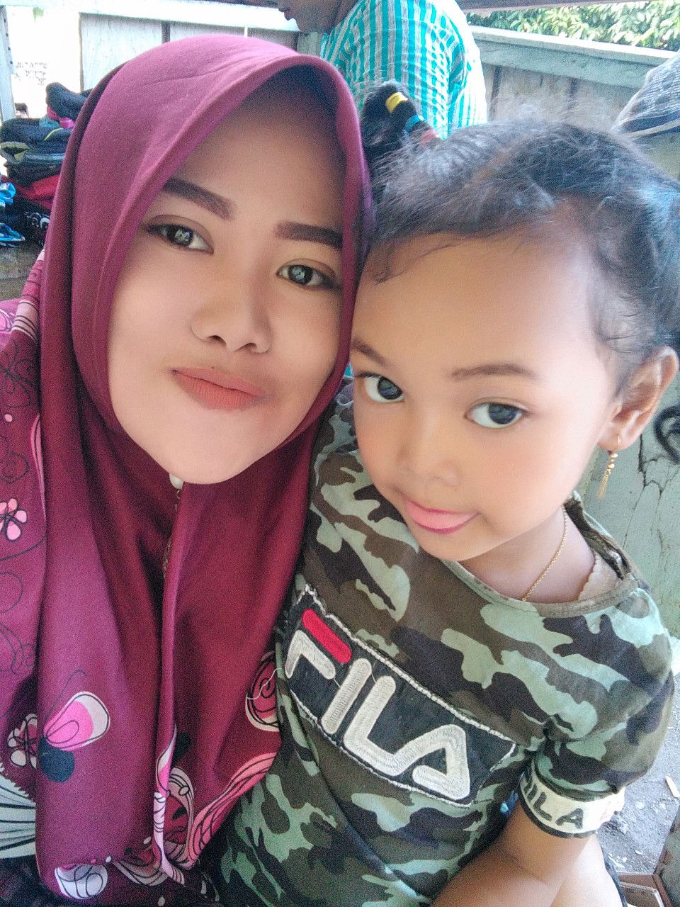 Melly wijayanti profile icon