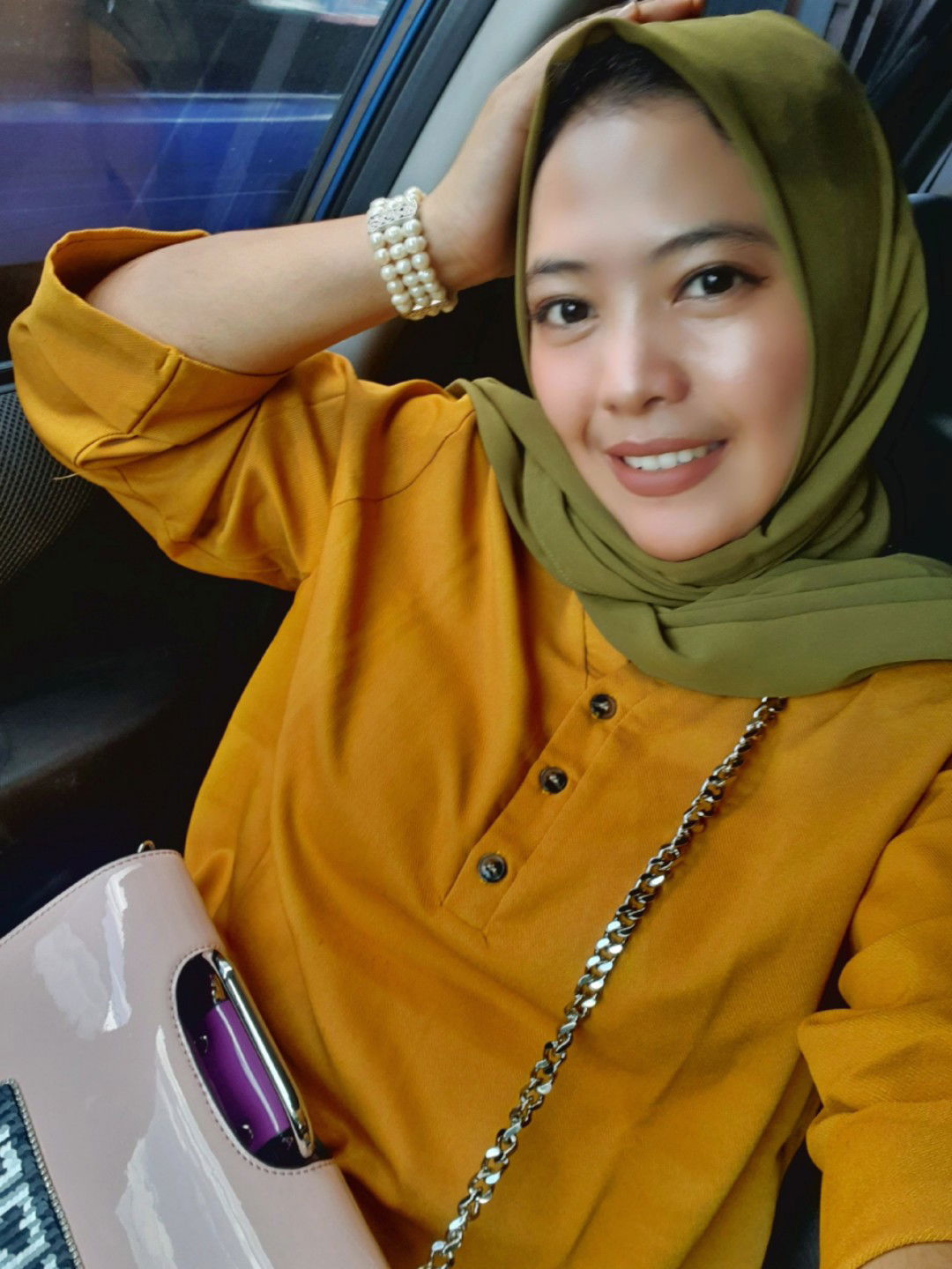 Indah Fuji profile icon