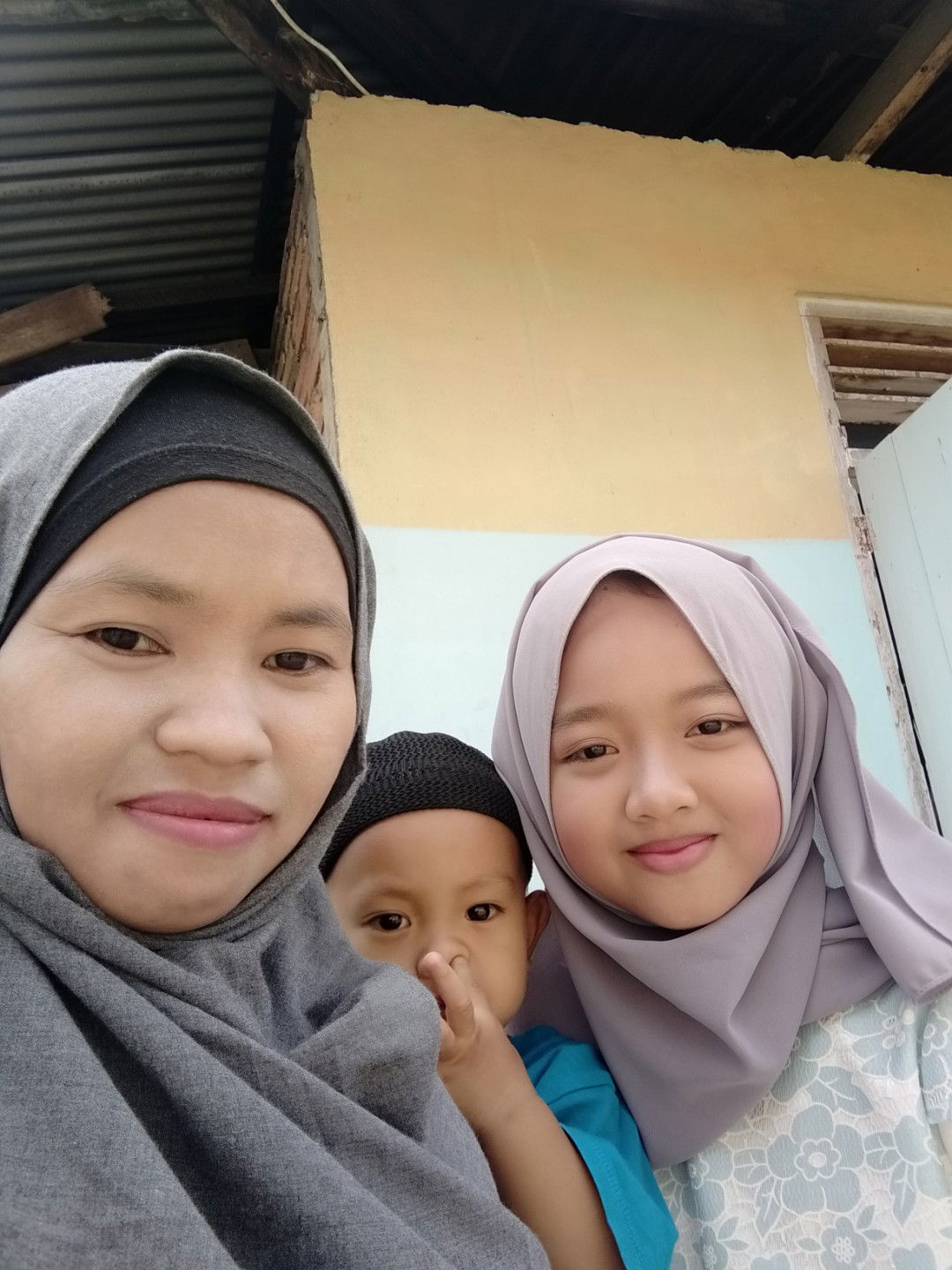 Dwi fajar lestari profile icon