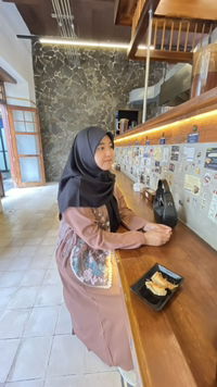 Devina Idzni profile icon