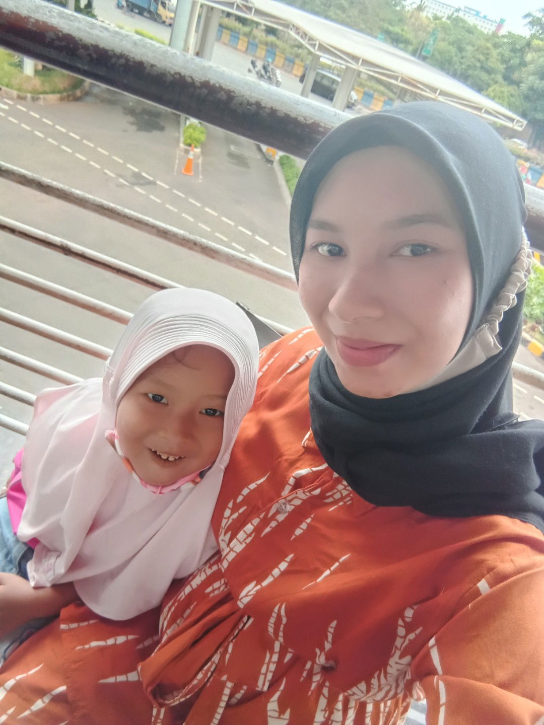 Putri Wahyuni profile icon