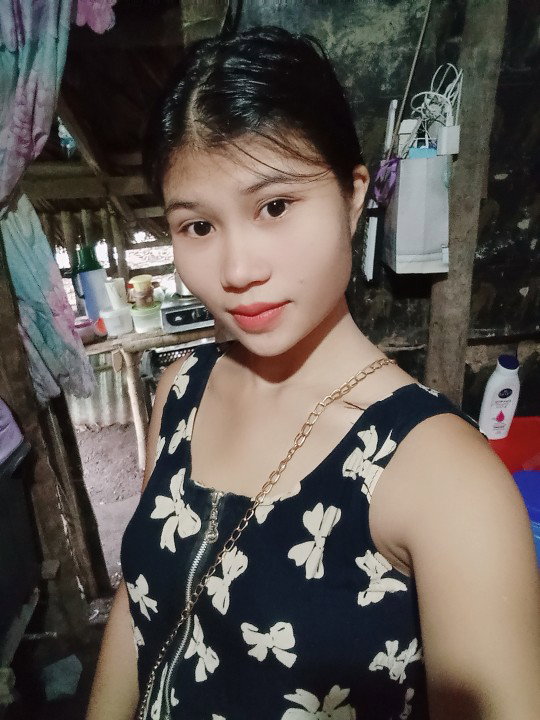 Robelyn Alamares profile icon