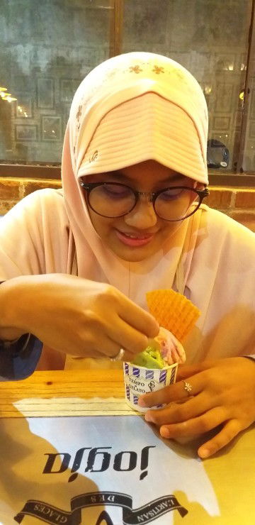 Isti Fatimah profile icon