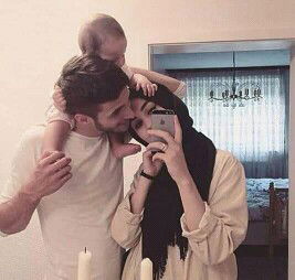 Ratna Komalasari profile icon