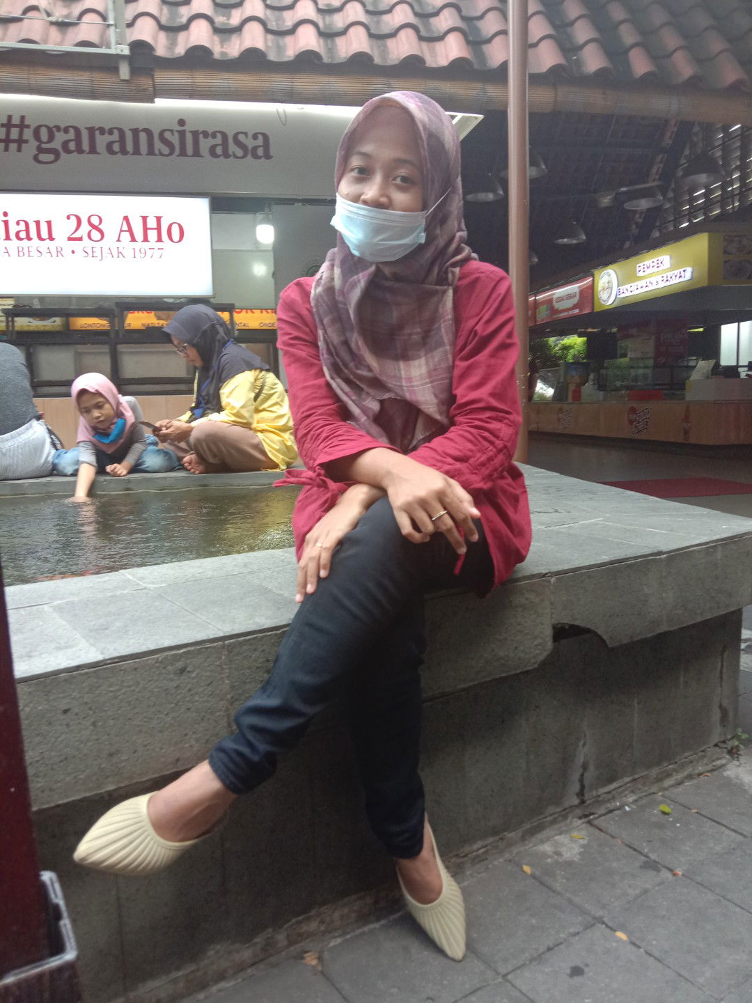 Fitri Sari profile icon