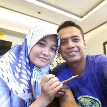 Esti Dwi Hapsari profile icon