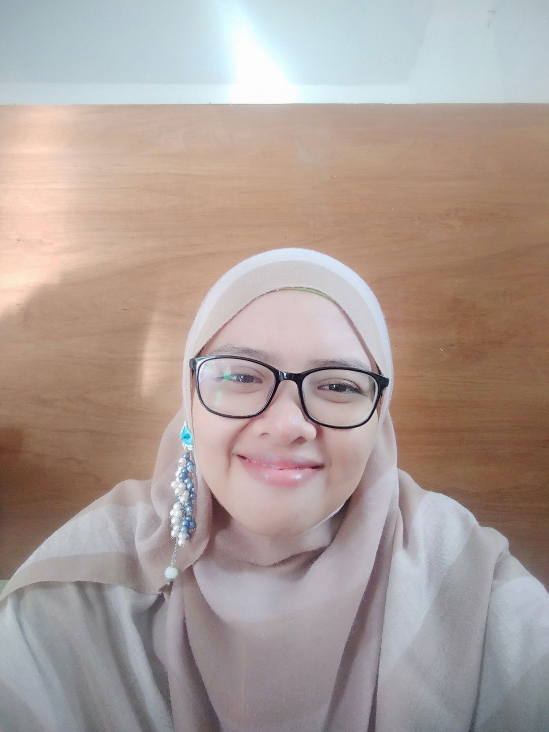 Yuli Astutik profile icon