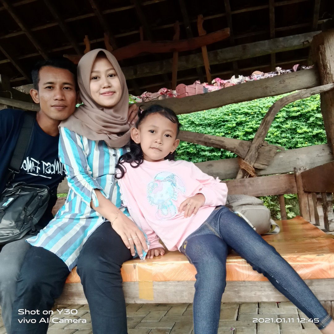 Tika Mei Andraini profile icon