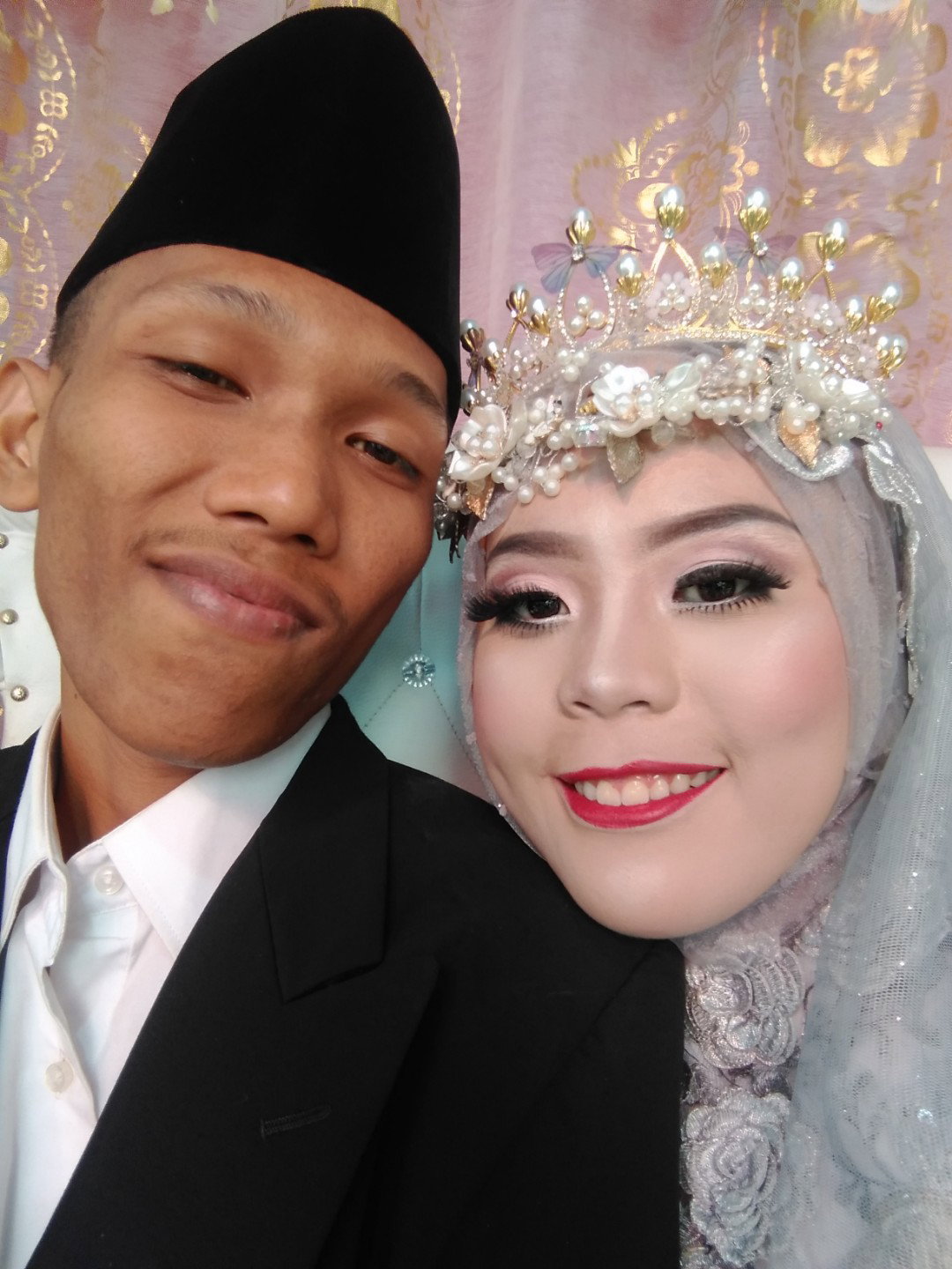 Siti nur laelah profile icon