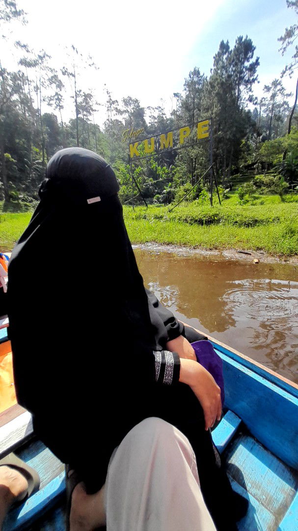 Diah Ayu Saputri (putri) profile icon