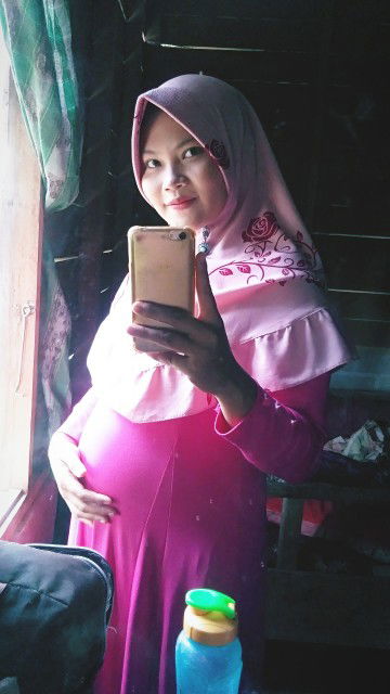 heni novita profile icon