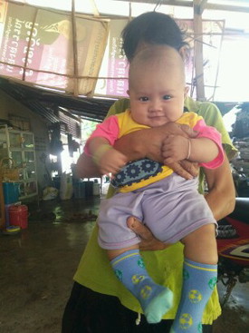 อยากทราบว่าลูก4เดือนกว่ายังไม่คว่ำเลยค่ะ