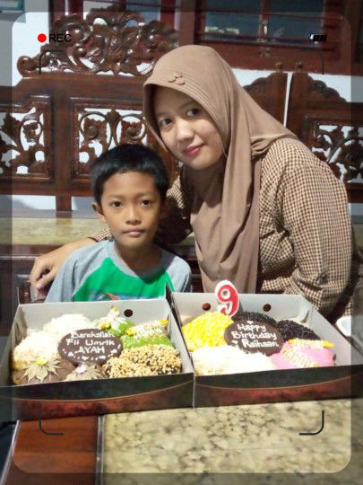 yoga santika ayuningtyas profile icon