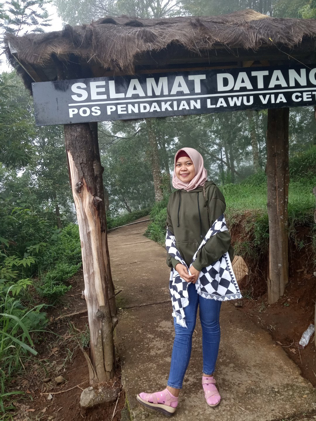 Tia Pratiwi profile icon
