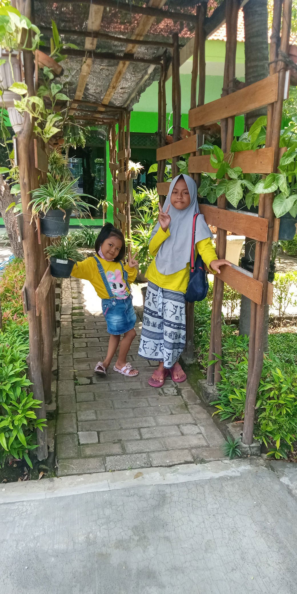 Nihayatul Husna profile icon