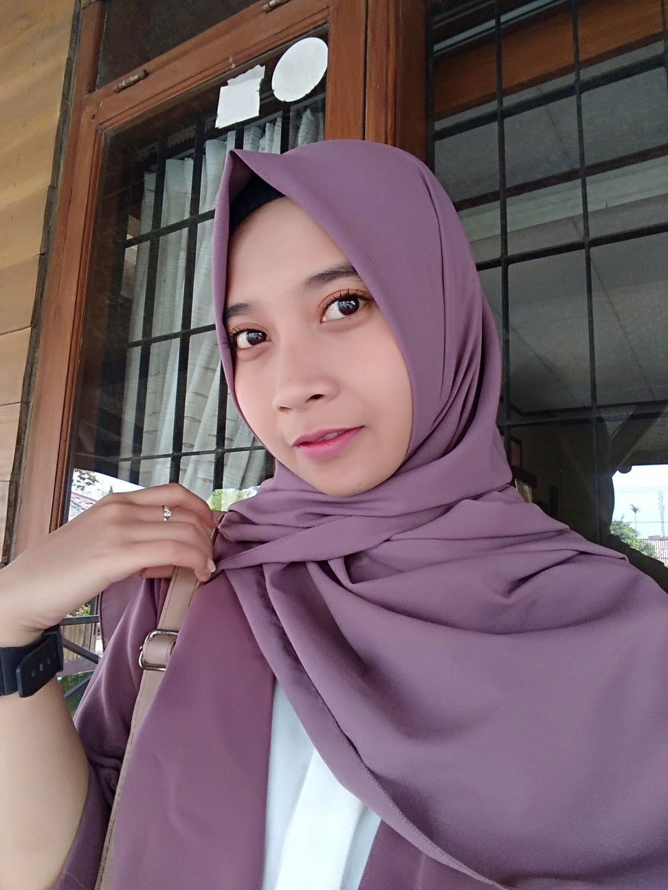 yessy yulian profile icon