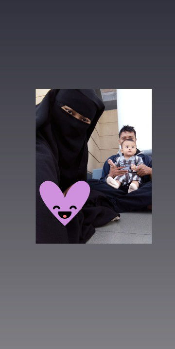 Ayu Azhari profile icon