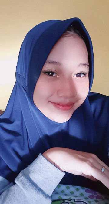 Rini Nur Cahyani profile icon