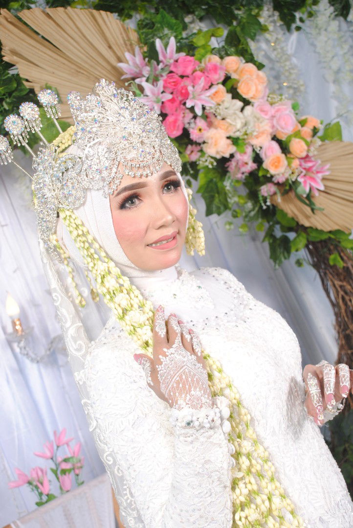 Sri Atun profile icon