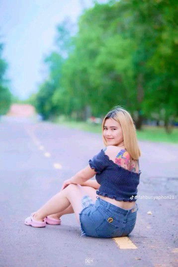 ฟ้า จ๋า า. profile icon