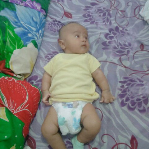 hai bunda aku umur 3 bulan kurang satu minggu ?