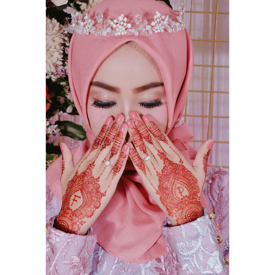 Putri Wahyuni profile icon