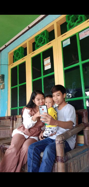 Indah Rahayu profile icon