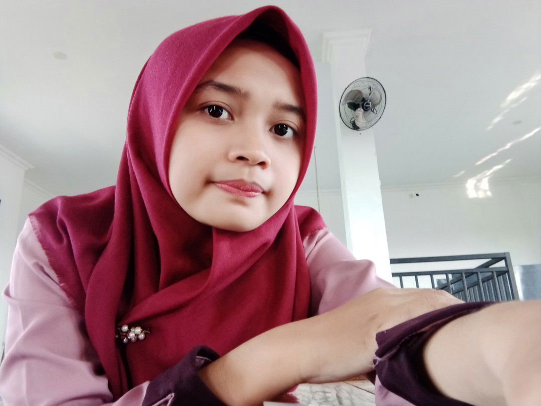 Luthfiana Muyassaroh profile icon