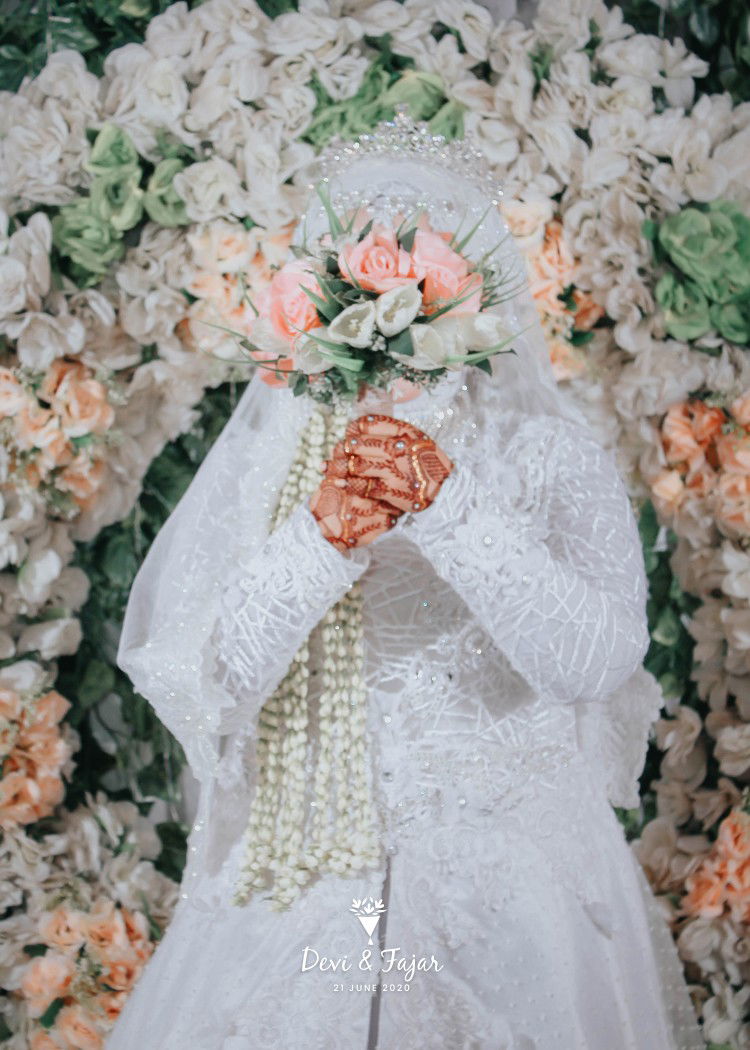 Devi Indriani profile icon