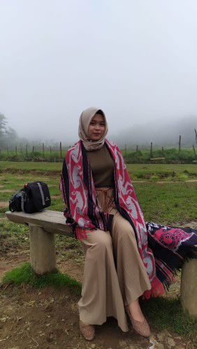 restri resmiati profile icon