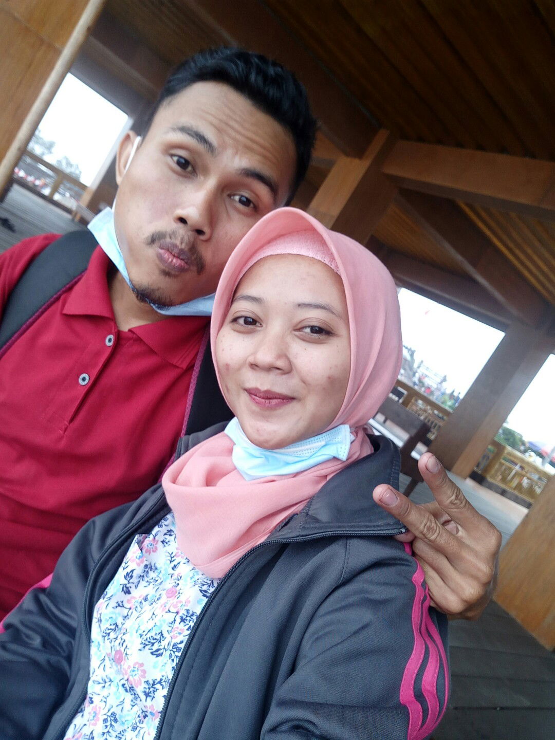 Mia emilia sofyani profile icon