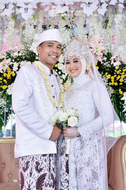 Reni Afriani profile icon