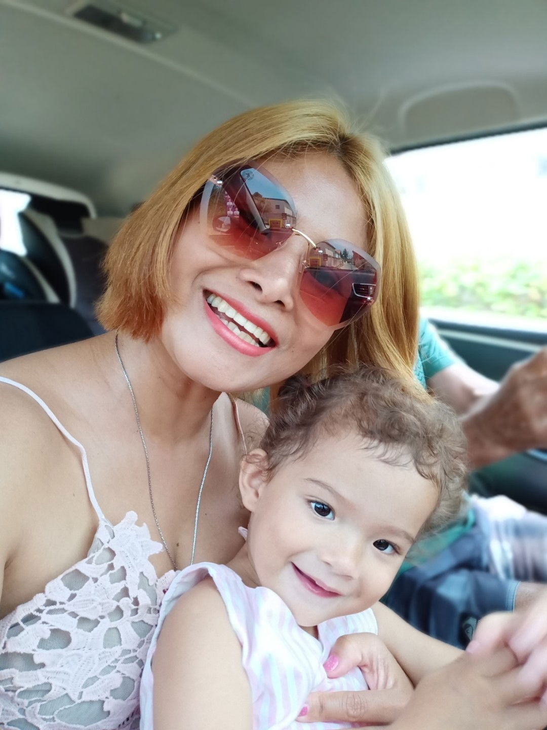 sarinya Hamilton profile icon