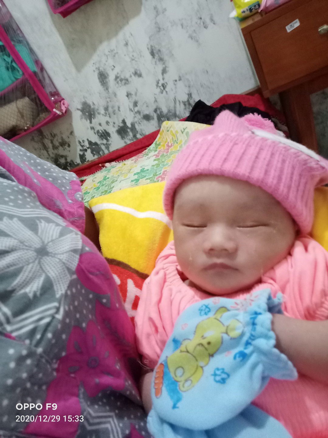 Putri Ratnasari profile icon