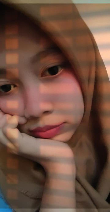 yulia nisful laily profile icon