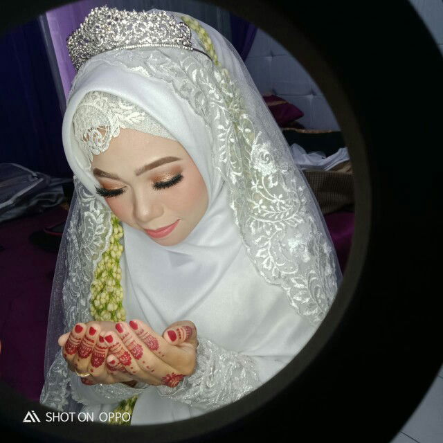 Latifah Nur Zakiyah profile icon