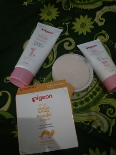 pigeon bedak padat