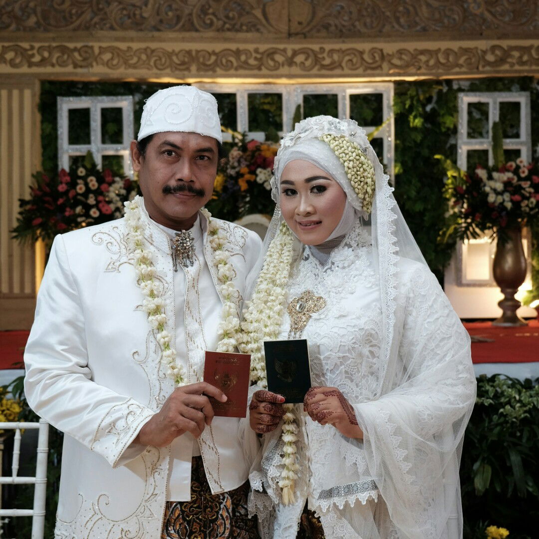 Vina Indri Astuti profile icon