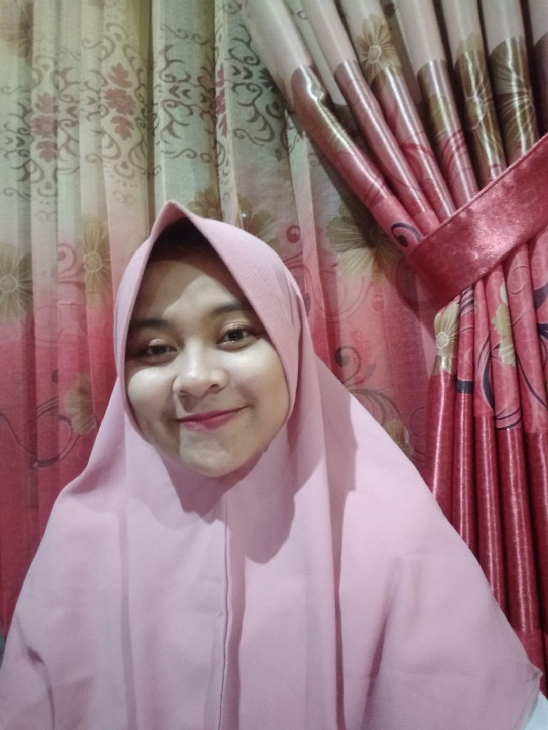 Rohmah Nur Hasanah profile icon