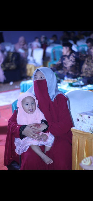 Indah Sari profile icon