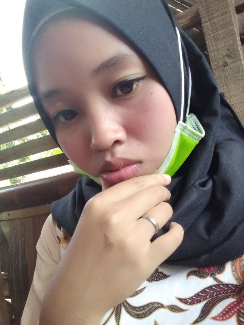 dewi saputri profile icon