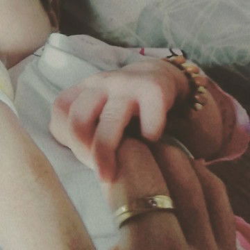 Feny Dovitasari profile icon