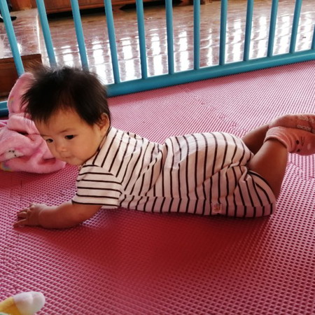 หนูน้อยคลานได้กี่เดือน