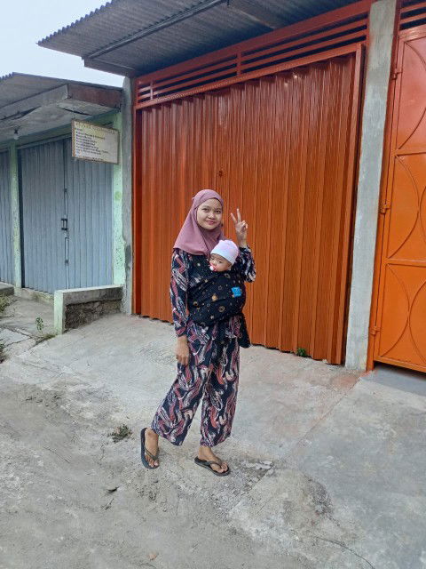 Leni Dwi Indriyani profile icon