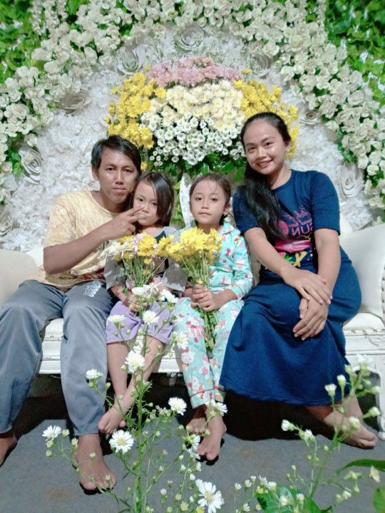 Isti Komariyah profile icon