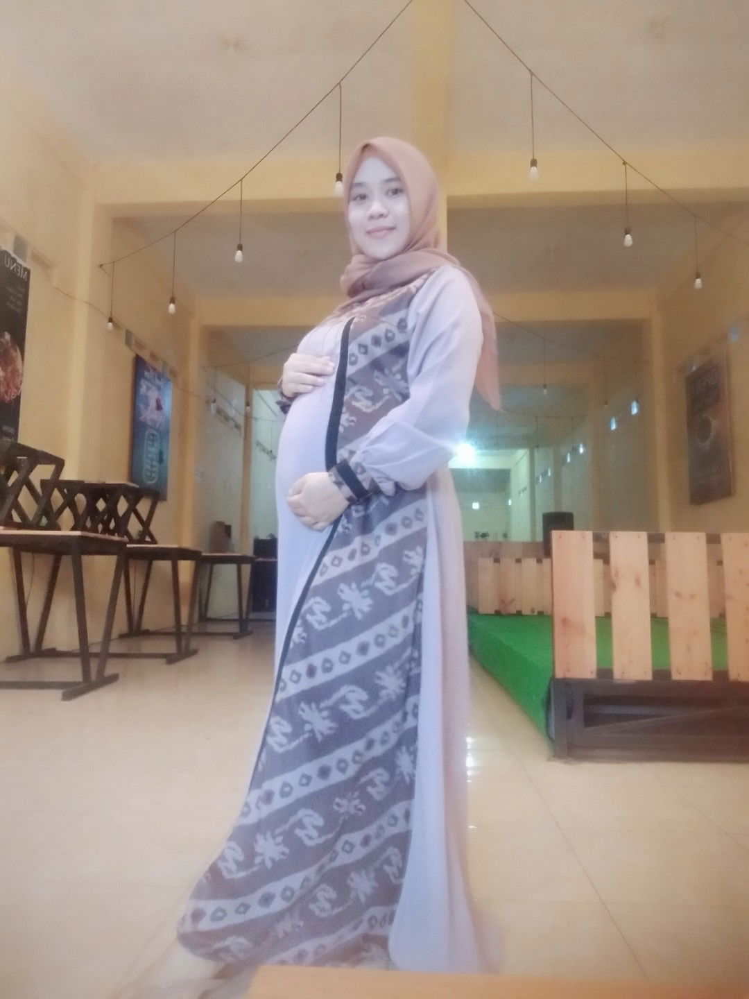 Intan Larasati profile icon